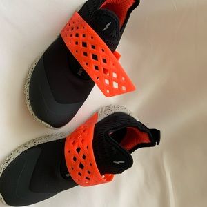 Kids Black/Orange sneakers